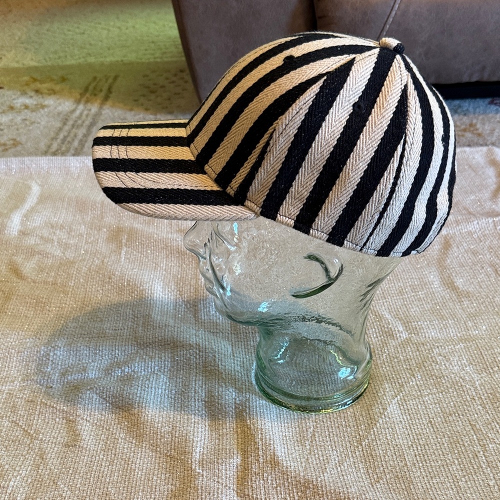 Stylist Striped Black and Tan Baseball Cap